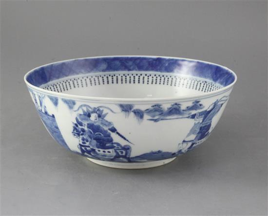 A Chinese blue and white bowl, 19th century, diameter 26cm